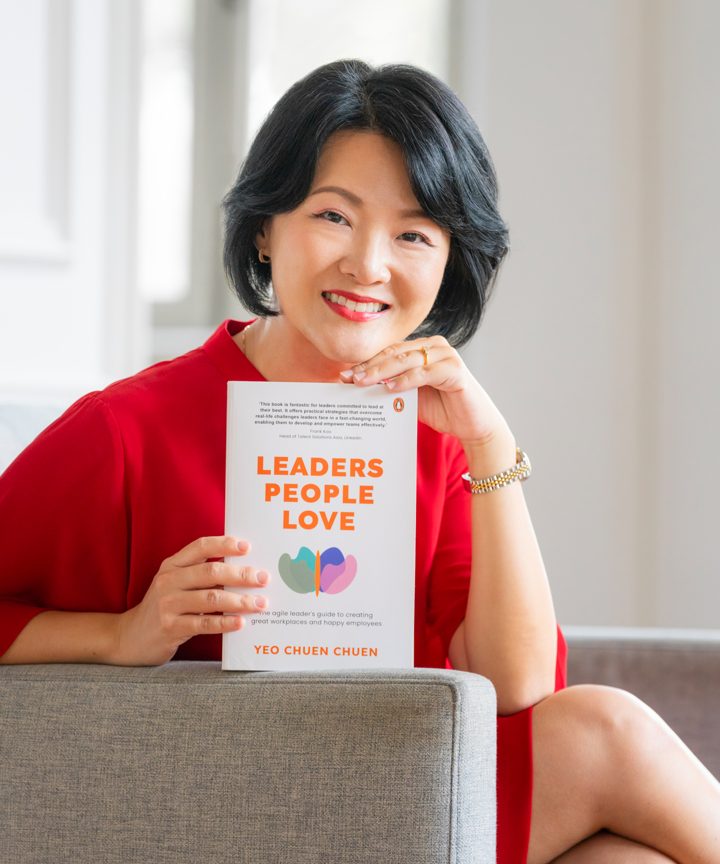 Chuen Chuen Yeo holding Leaders People Love
